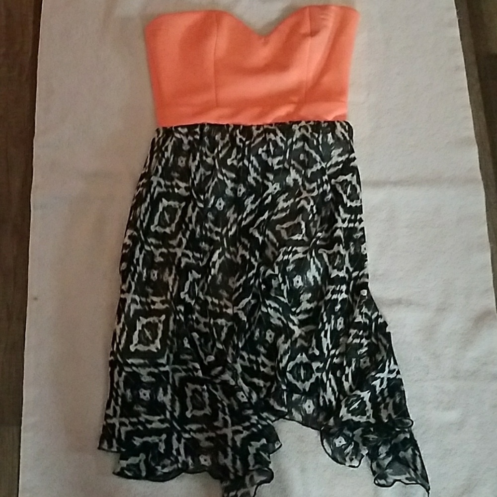 Sleevless Dress
